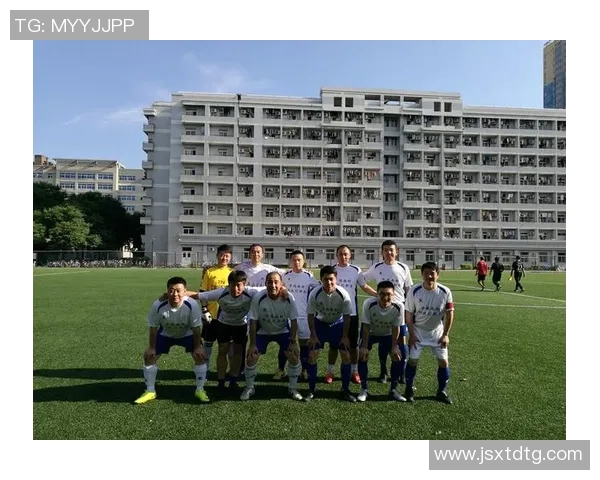 西安足球队逆袭之旅全景纪实:从低谷到辉煌的奋斗故事 西安足球队逆袭之旅全景纪实:从低谷到辉煌的奋斗故事